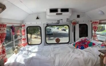 Ford-E-350-diesel-1993-3