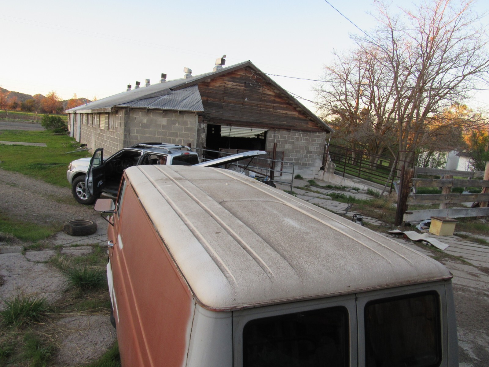 Ford-E-Series-Van-1966-Heavy-Duty-Van-with-windowed-rear-doors-solid-side-doors-15