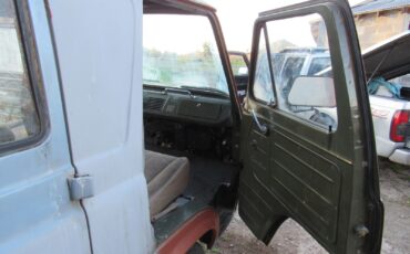 Ford-E-Series-Van-1966-Heavy-Duty-Van-with-windowed-rear-doors-solid-side-doors-20
