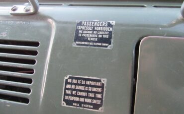 Ford-E-Series-Van-1966-Heavy-Duty-Van-with-windowed-rear-doors-solid-side-doors-28