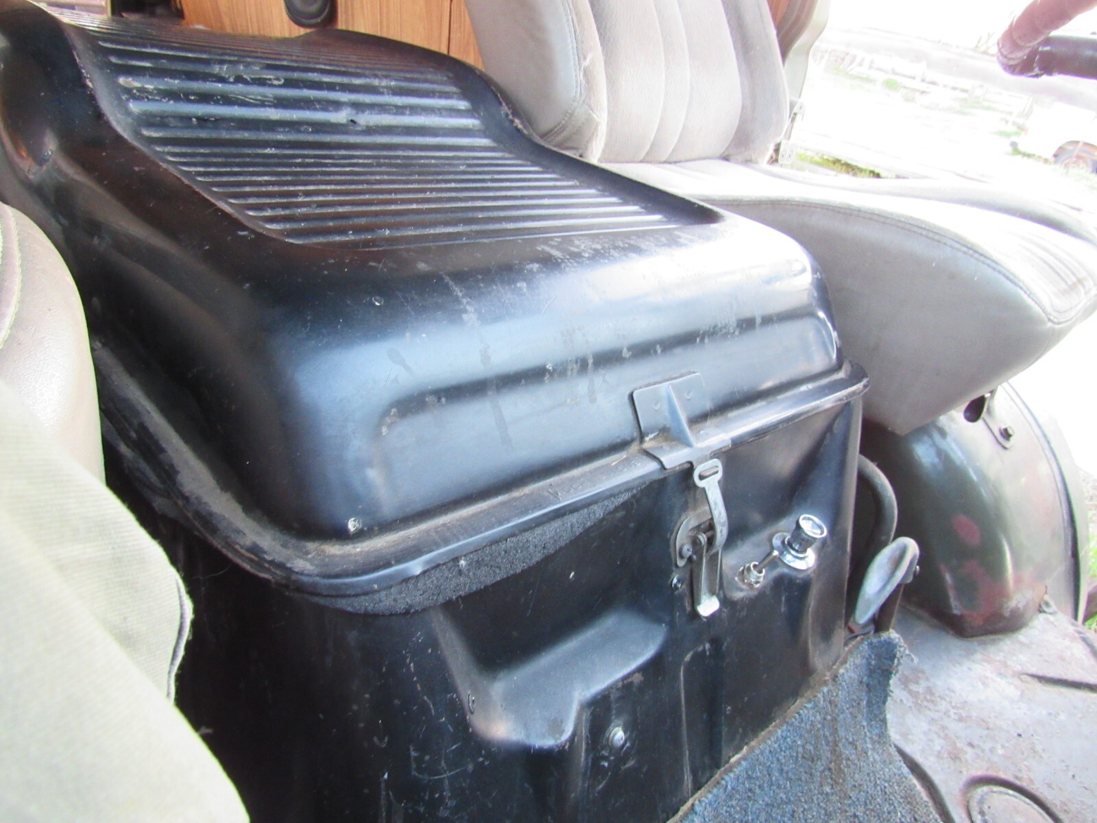 Ford-E-Series-Van-1966-Heavy-Duty-Van-with-windowed-rear-doors-solid-side-doors-30
