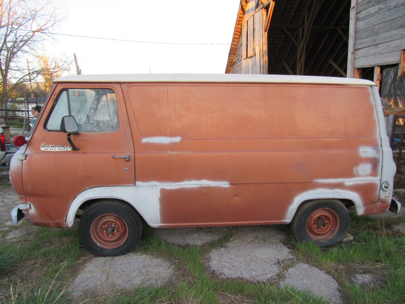 Ford-E-Series-Van-1966-Heavy-Duty-Van-with-windowed-rear-doors-solid-side-doors-4