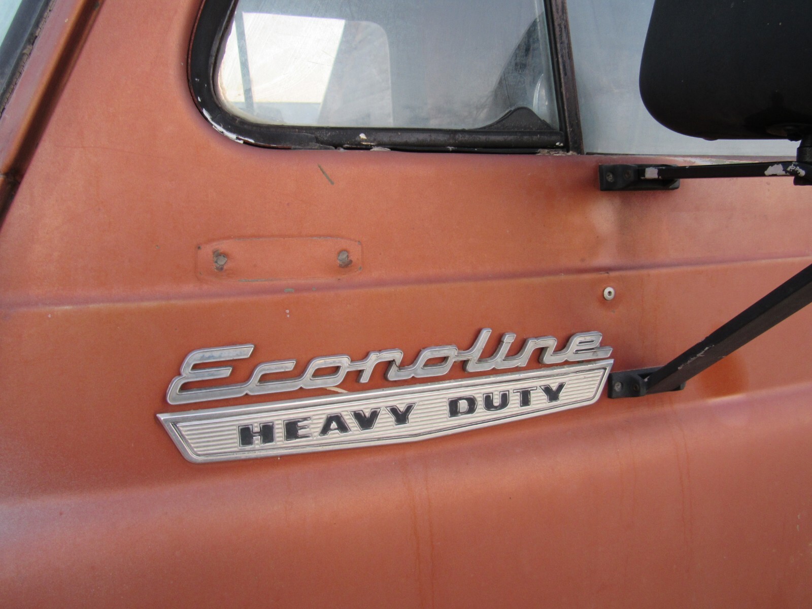 Ford-E-Series-Van-1966-Heavy-Duty-Van-with-windowed-rear-doors-solid-side-doors-5