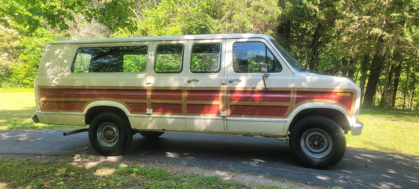 Ford-E-Series-Van-1989-12