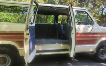 Ford-E-Series-Van-1989-13
