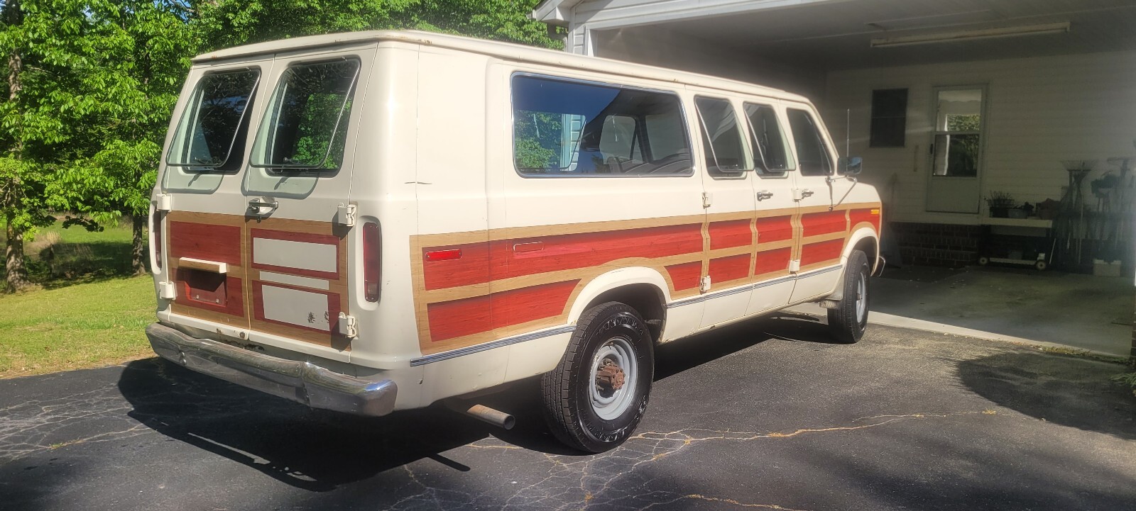 Ford-E-Series-Van-1989-2