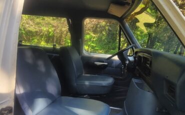Ford-E-Series-Van-1989-21