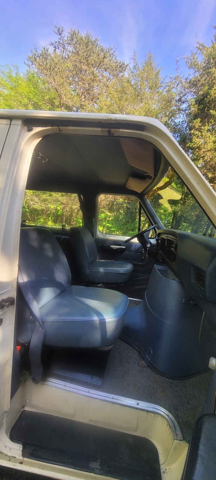 Ford-E-Series-Van-1989-21