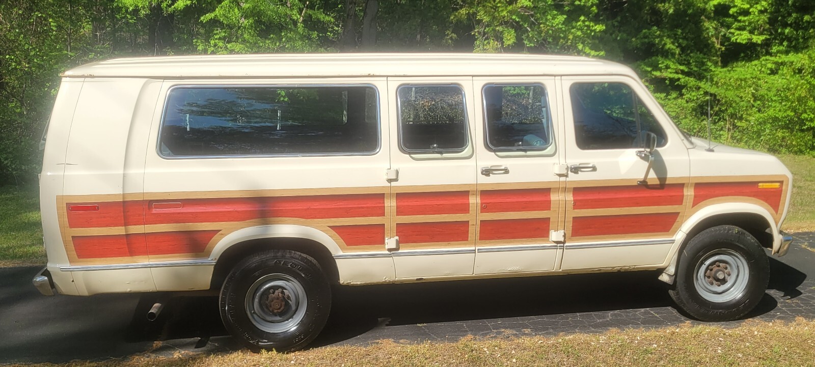 Ford-E-Series-Van-1989-4