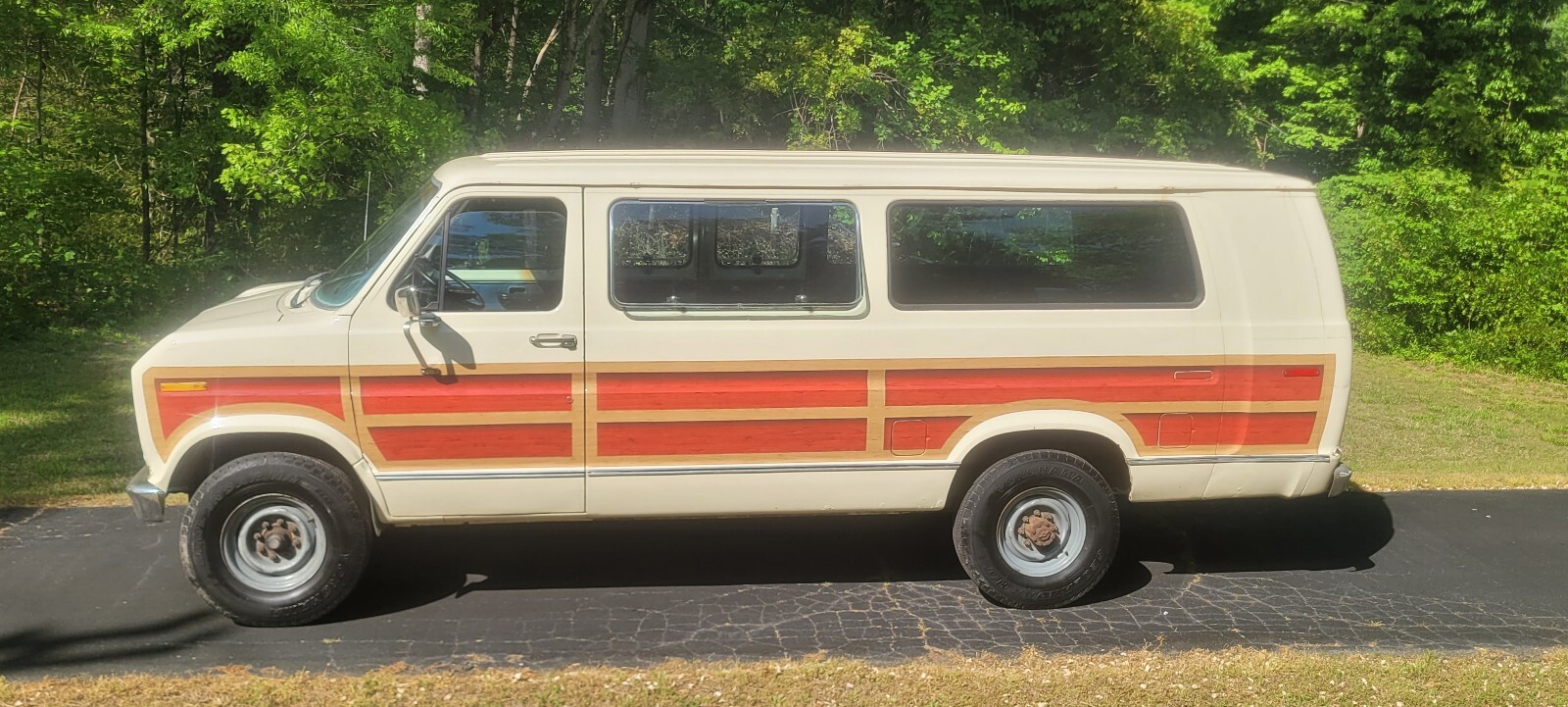 Ford-E-Series-Van-1989-8
