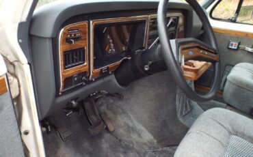 Ford-E-Series-Van-1990-Standard-Passenger-Van-10