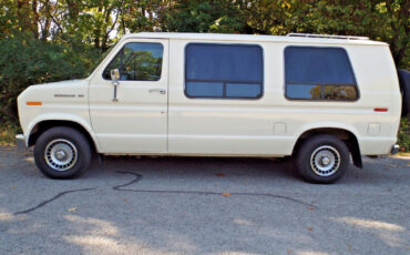 Ford-E-Series-Van-1990-Standard-Passenger-Van-2