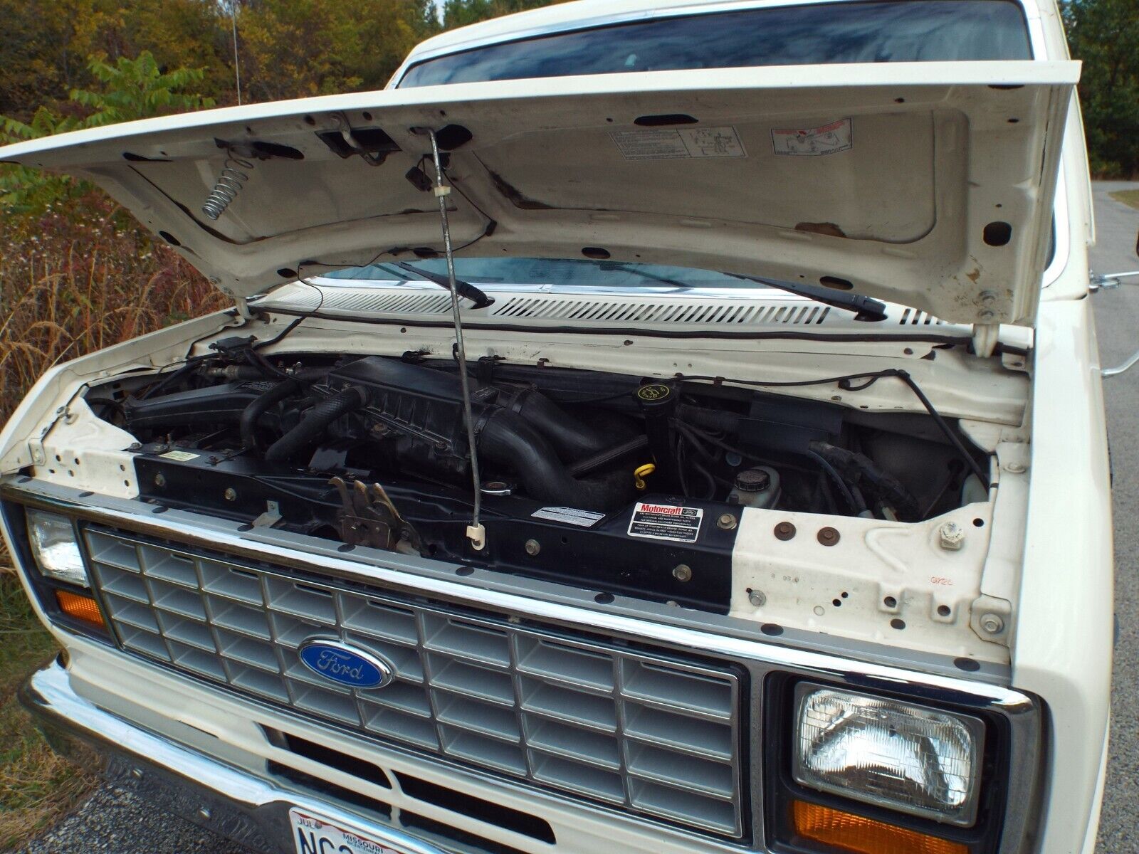 Ford-E-Series-Van-1990-Standard-Passenger-Van-21