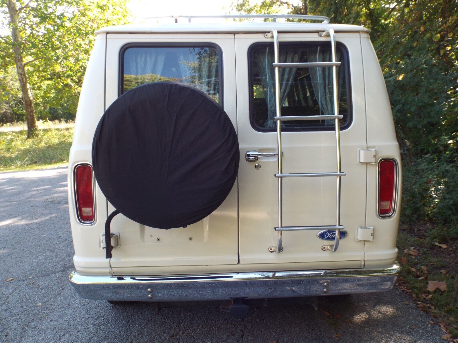 Ford-E-Series-Van-1990-Standard-Passenger-Van-7