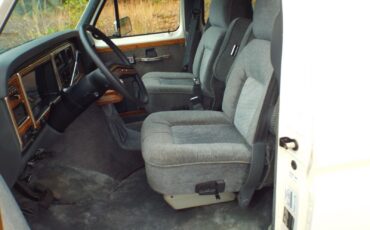 Ford-E-Series-Van-1990-Standard-Passenger-Van-9