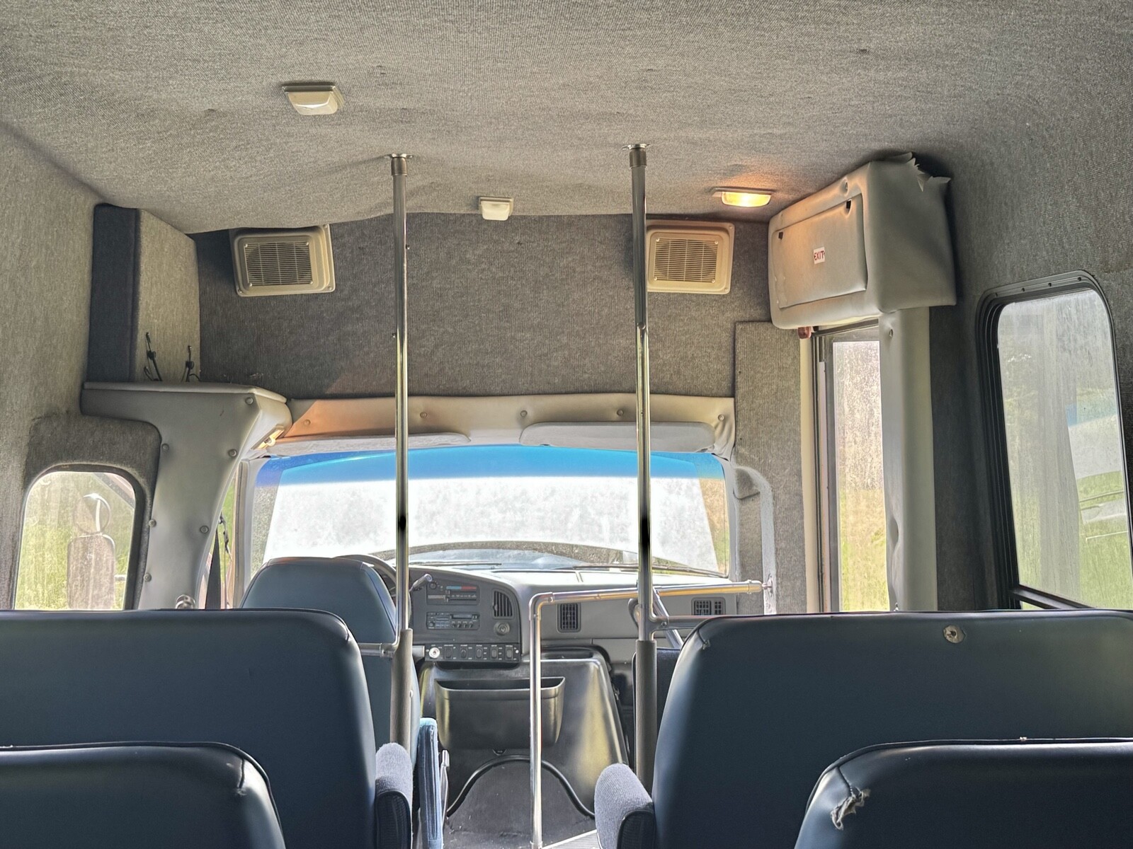 Ford-E-Series-Van-1993-12