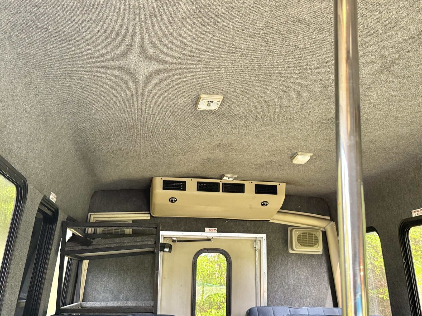 Ford-E-Series-Van-1993-13