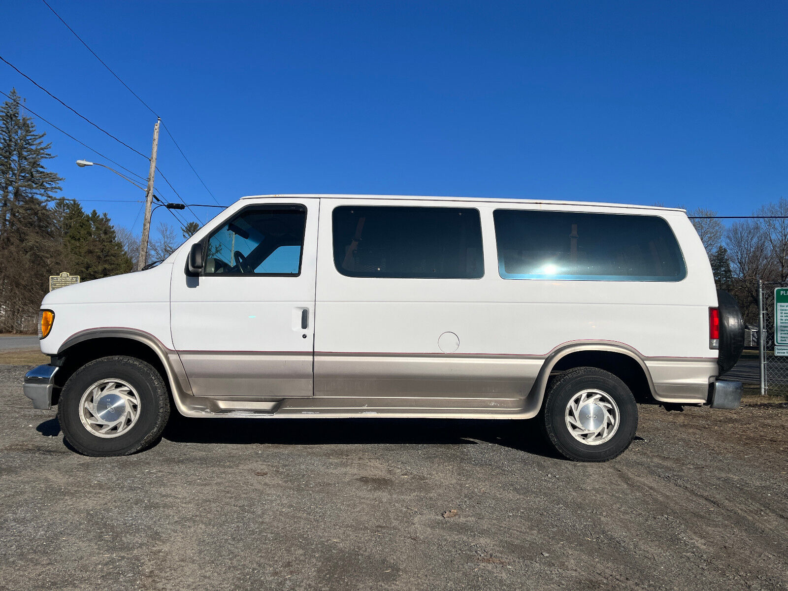 Ford-E-Series-Van-1995-Standard-Passenger-Van-1