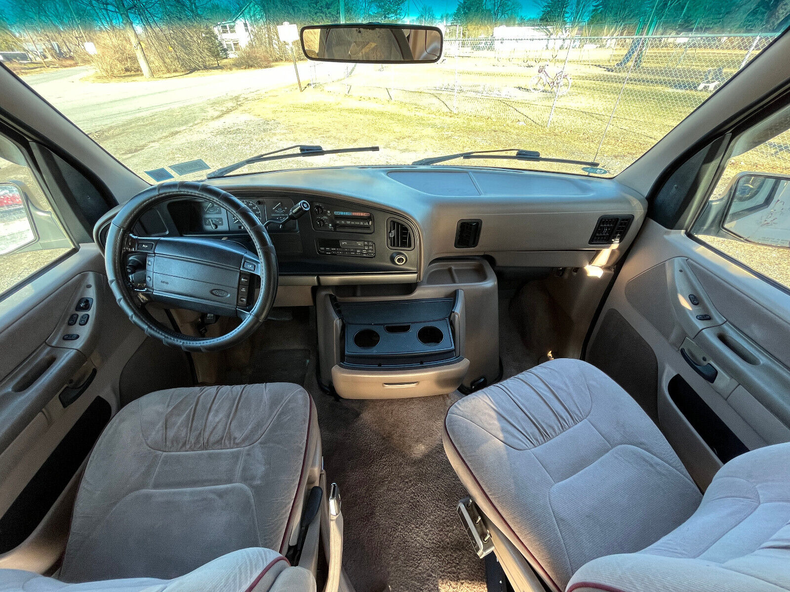 Ford-E-Series-Van-1995-Standard-Passenger-Van-17