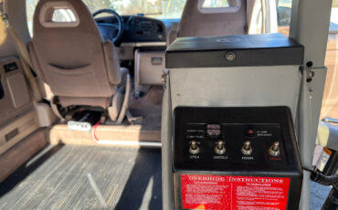 Ford-E-Series-Van-1995-Standard-Passenger-Van-18