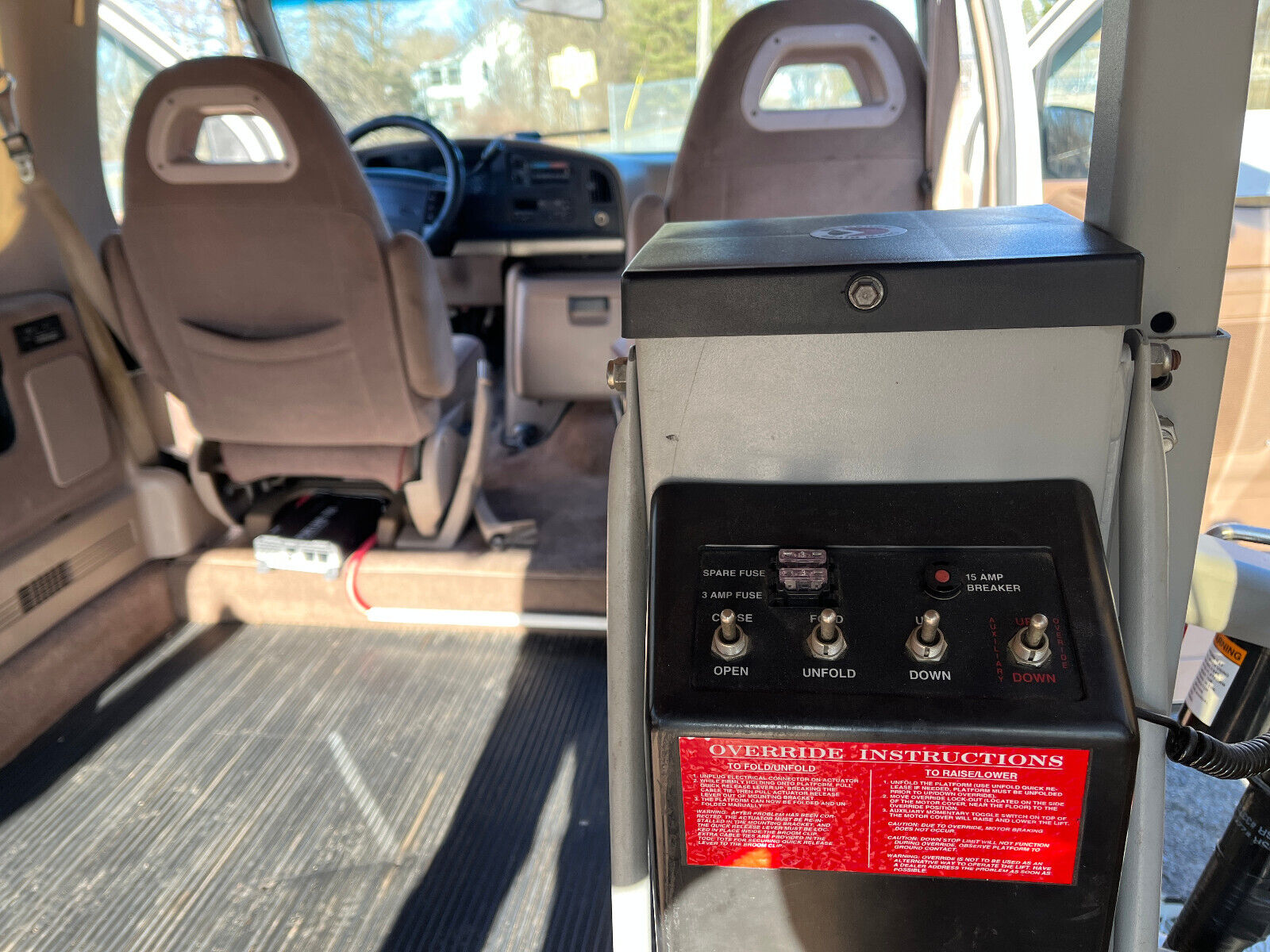 Ford-E-Series-Van-1995-Standard-Passenger-Van-18