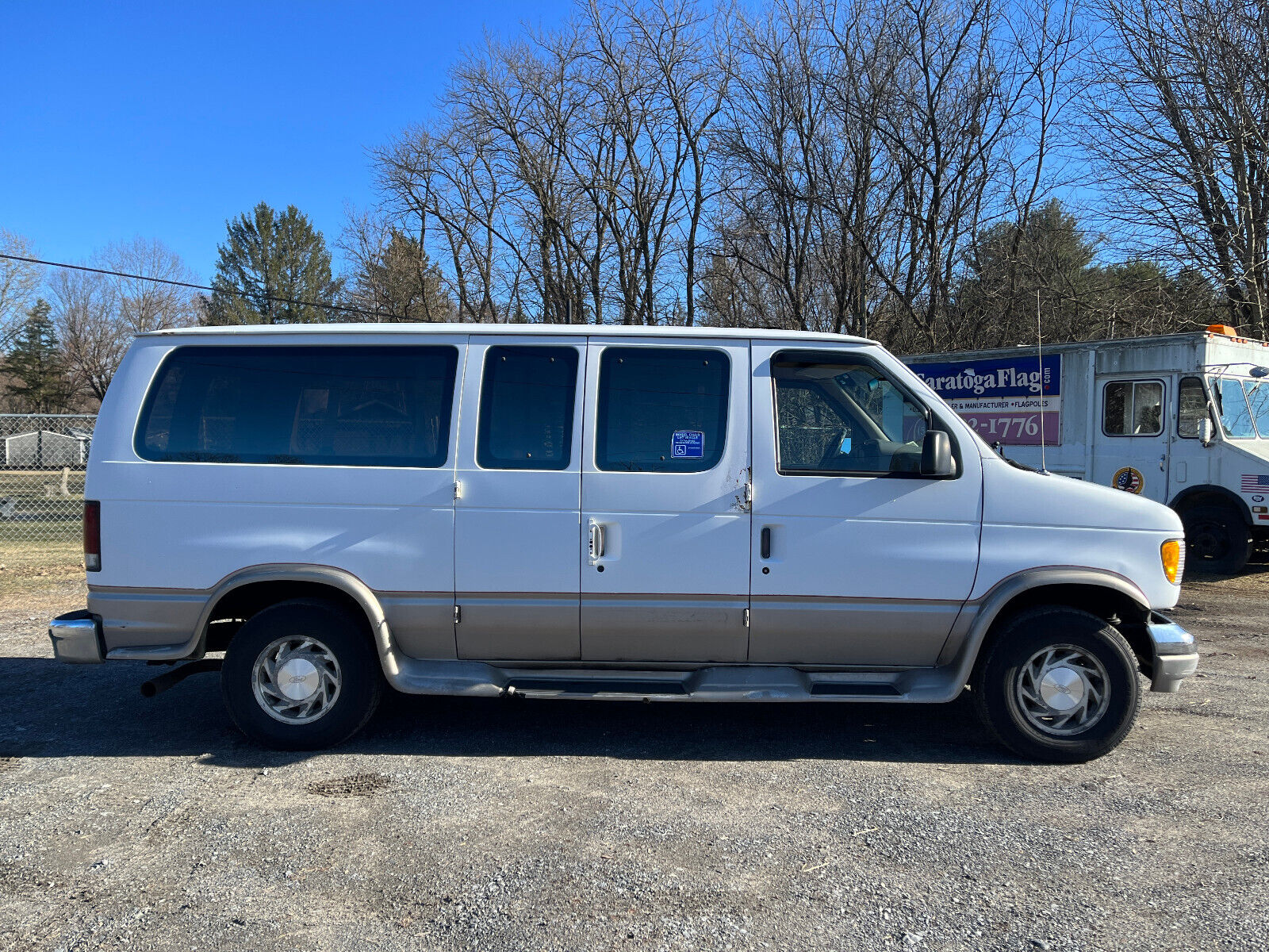 Ford-E-Series-Van-1995-Standard-Passenger-Van-2