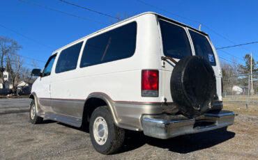 Ford-E-Series-Van-1995-Standard-Passenger-Van-3