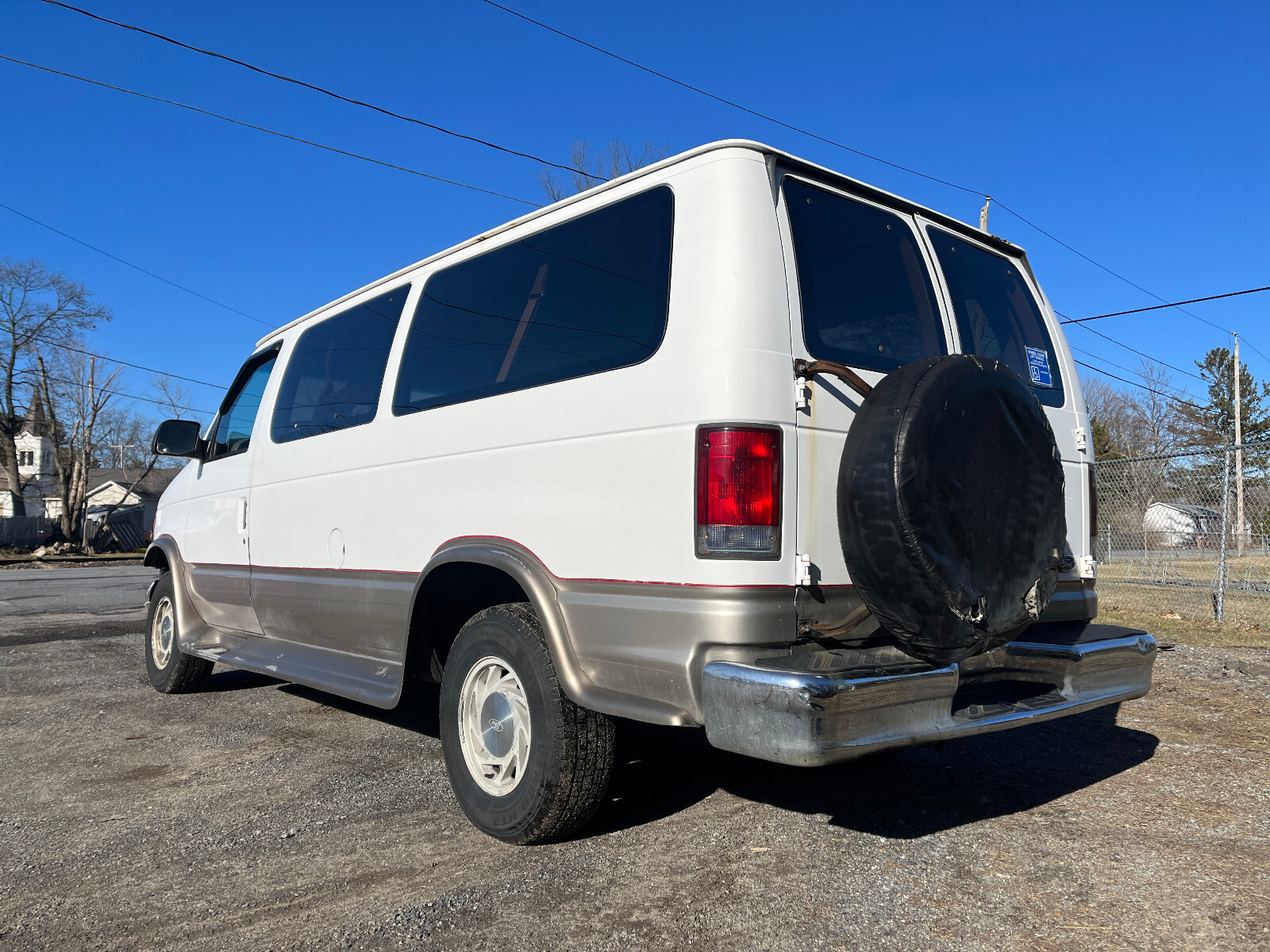 Ford-E-Series-Van-1995-Standard-Passenger-Van-3