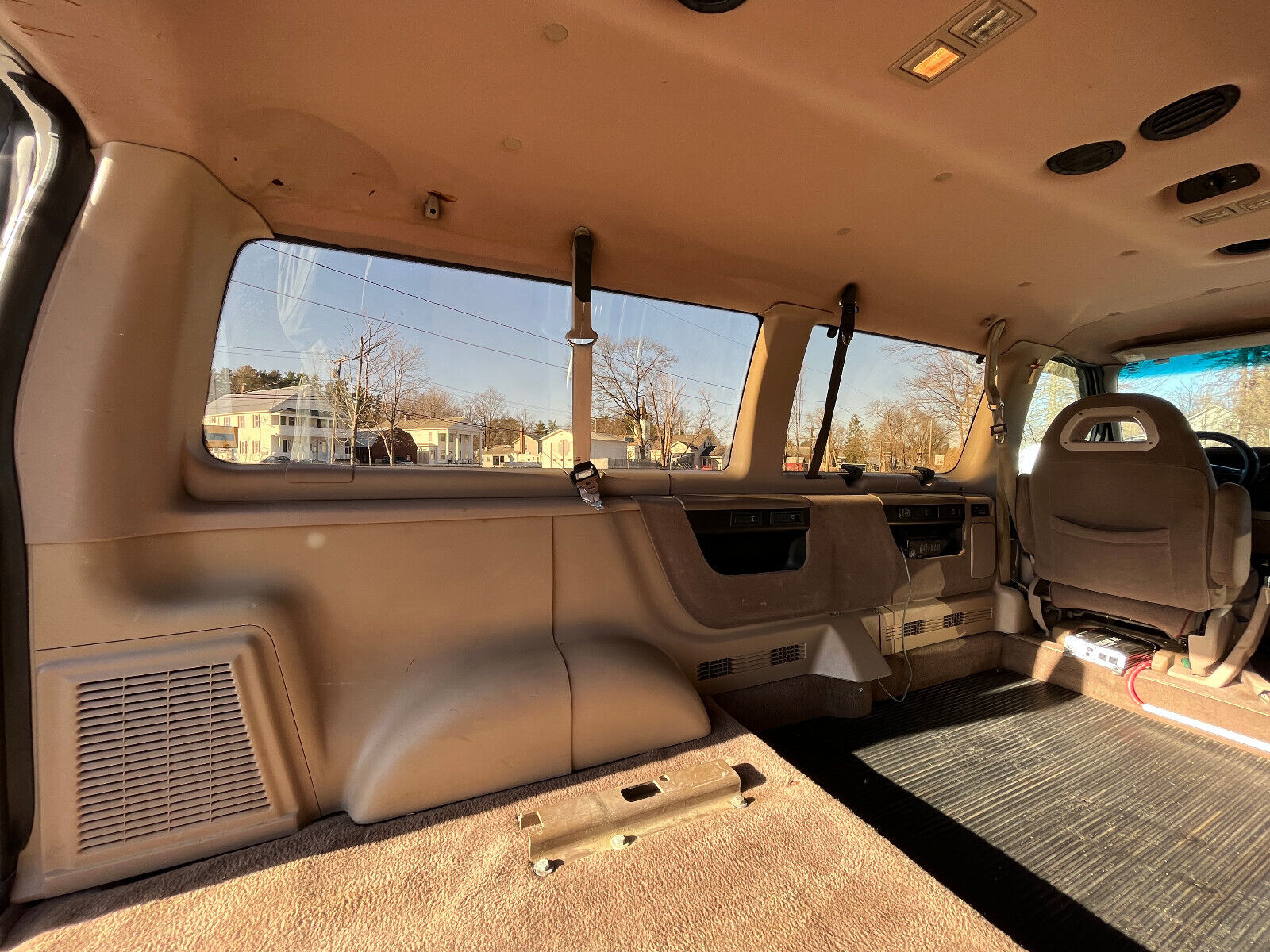 Ford-E-Series-Van-1995-Standard-Passenger-Van-8