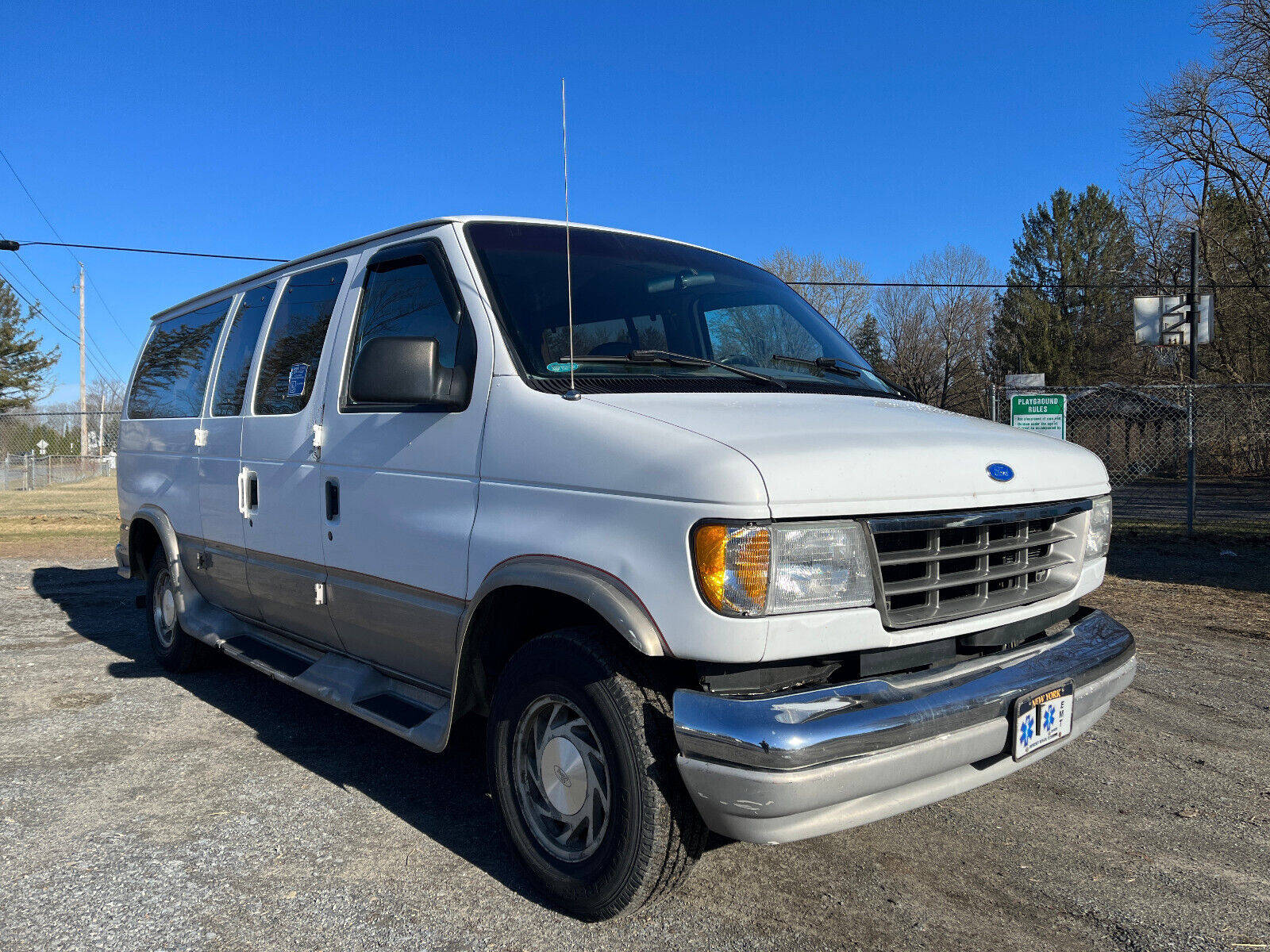 Ford-E-Series-Van-1995-Standard-Passenger-Van
