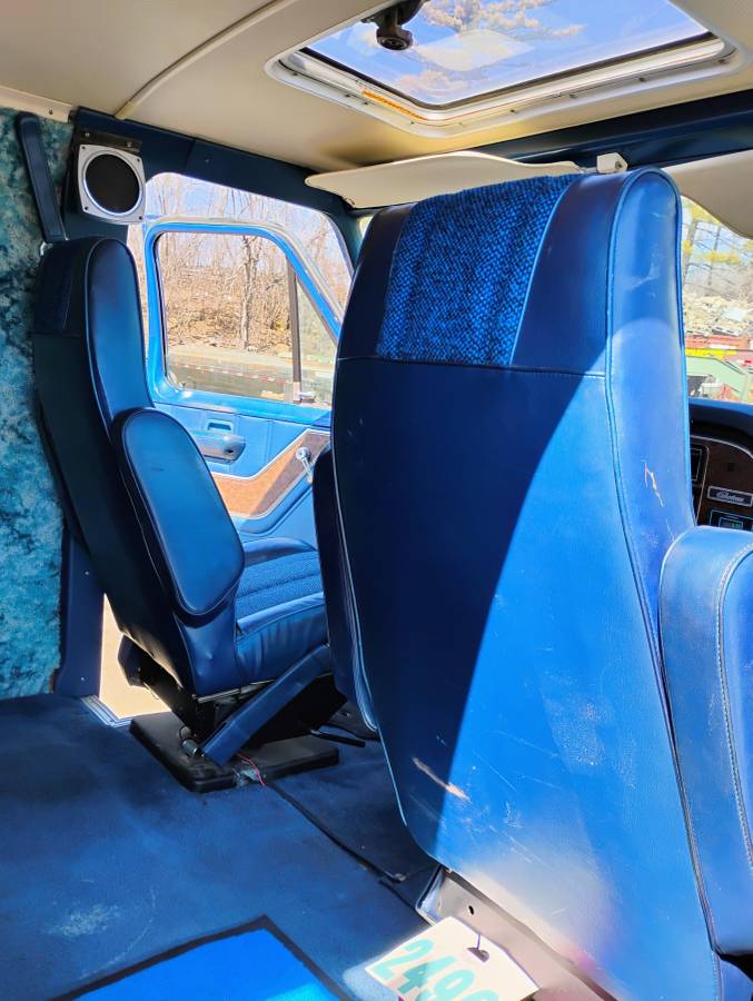 Ford-E150-econoline-van-1978-12