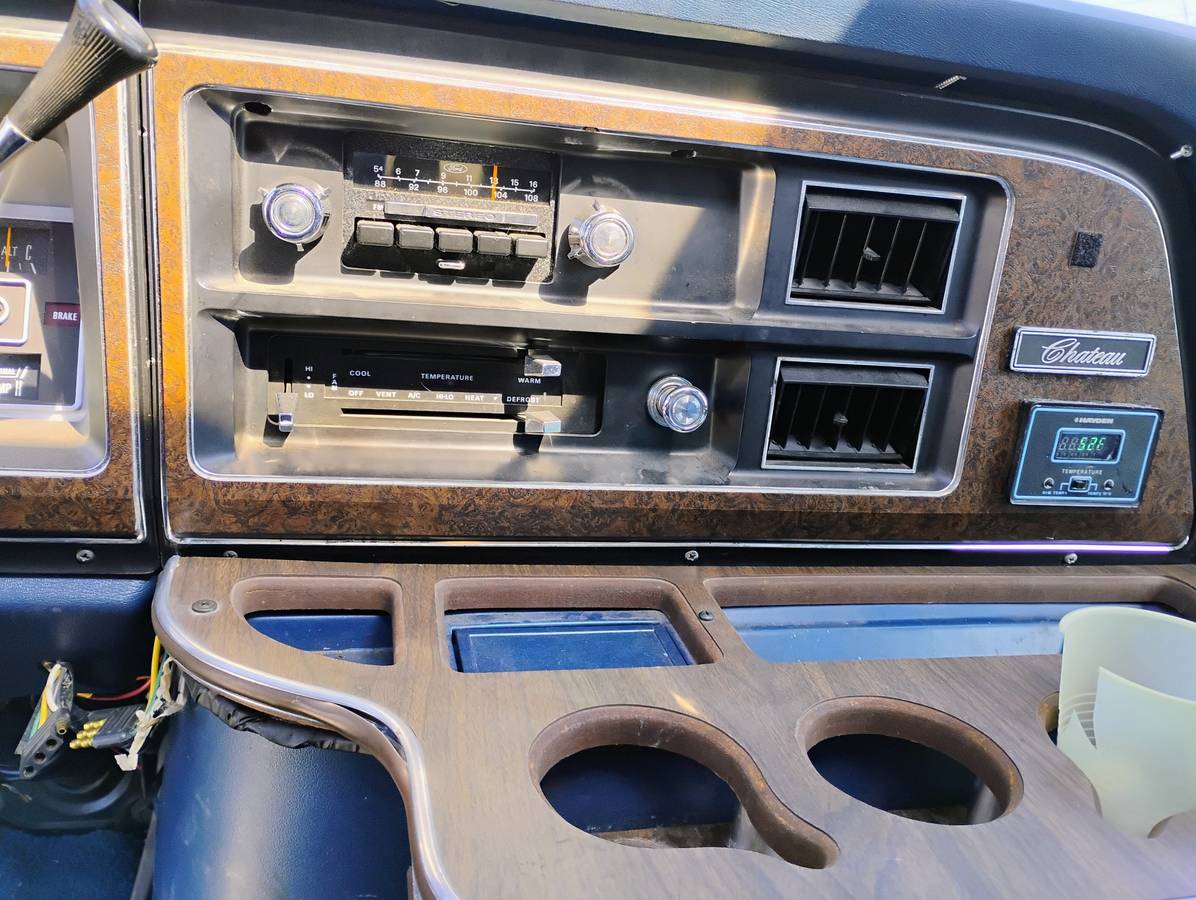 Ford-E150-econoline-van-1978-4