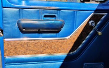Ford-E150-econoline-van-1978-9