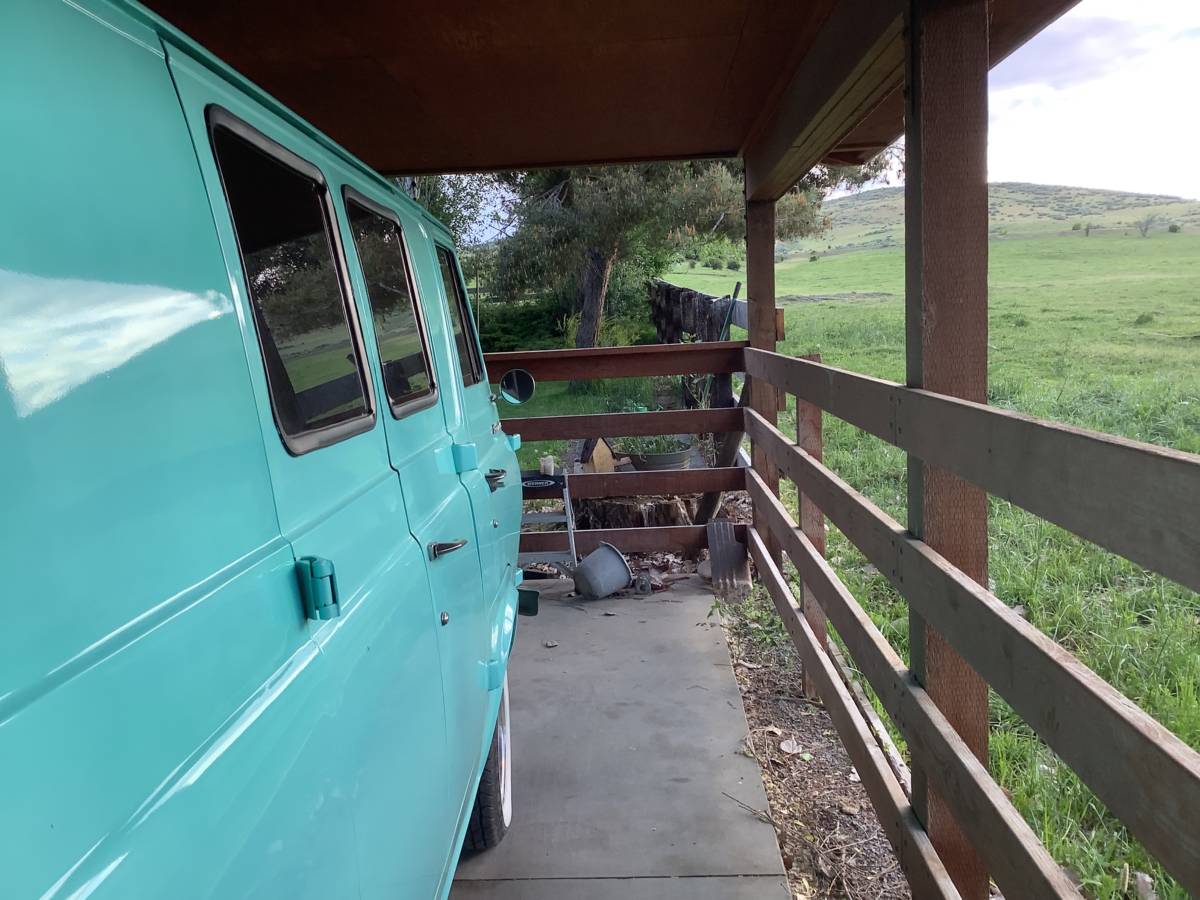 Ford-Econoline-1962-custom-2