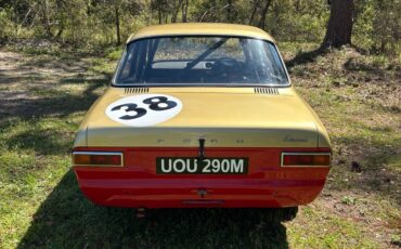 Ford-Escort-1974-4
