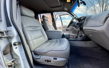 Ford-Explorer-1995-SUV-13
