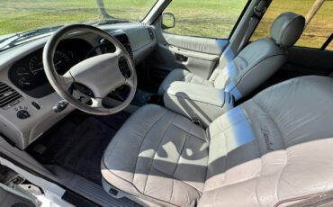 Ford-Explorer-1995-SUV-15
