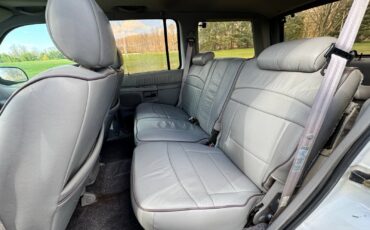 Ford-Explorer-1995-SUV-21