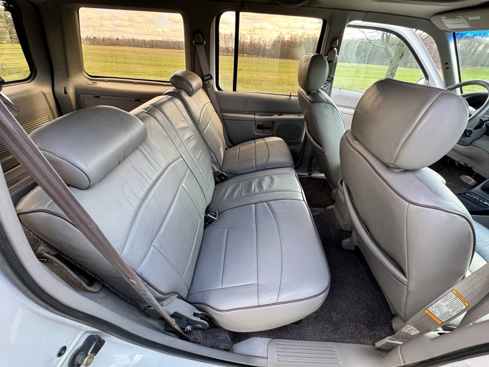 Ford-Explorer-1995-SUV-22