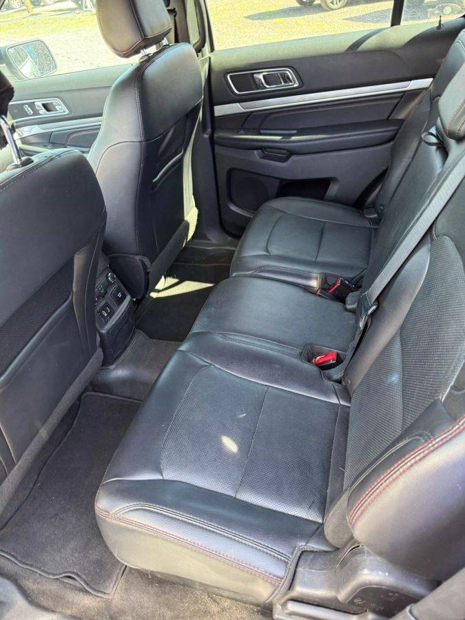 Ford-Explorer-2017-silver-4