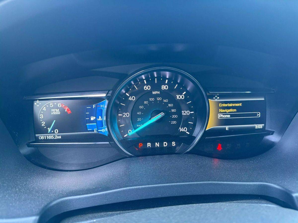Ford-Explorer-2017-silver-9