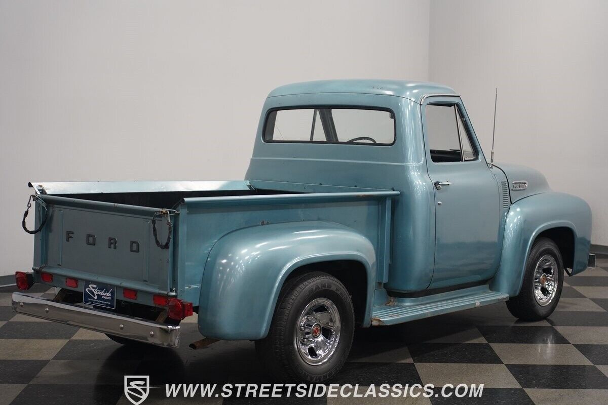 Ford-F-100-1953-Pickup-Truck-28
