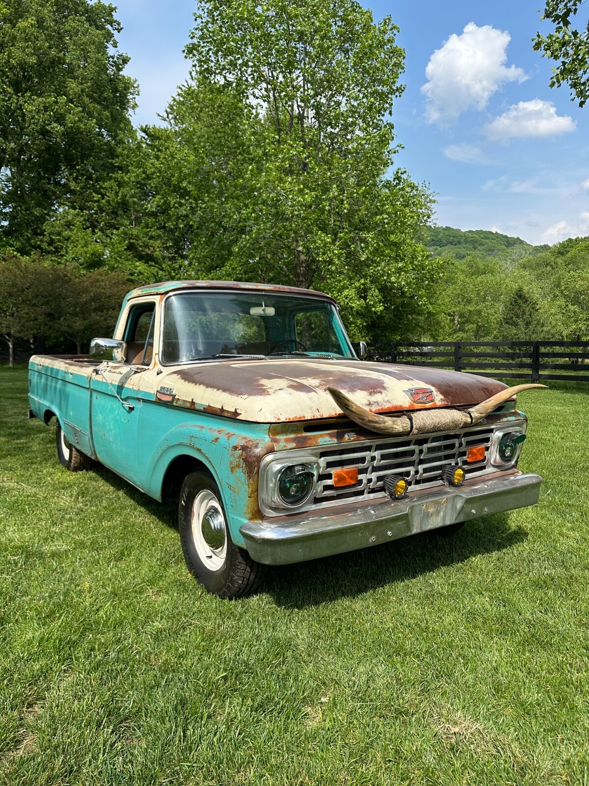 Ford F-100 1964 Pickup Truck