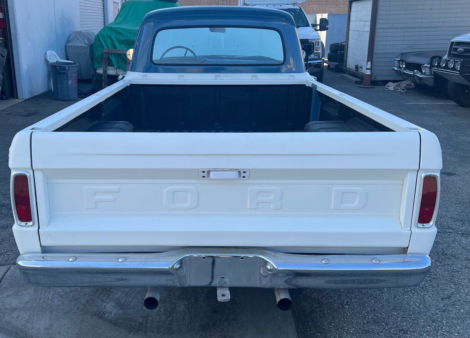 Ford-F-100-1965-Standard-Cab-Pickup-4