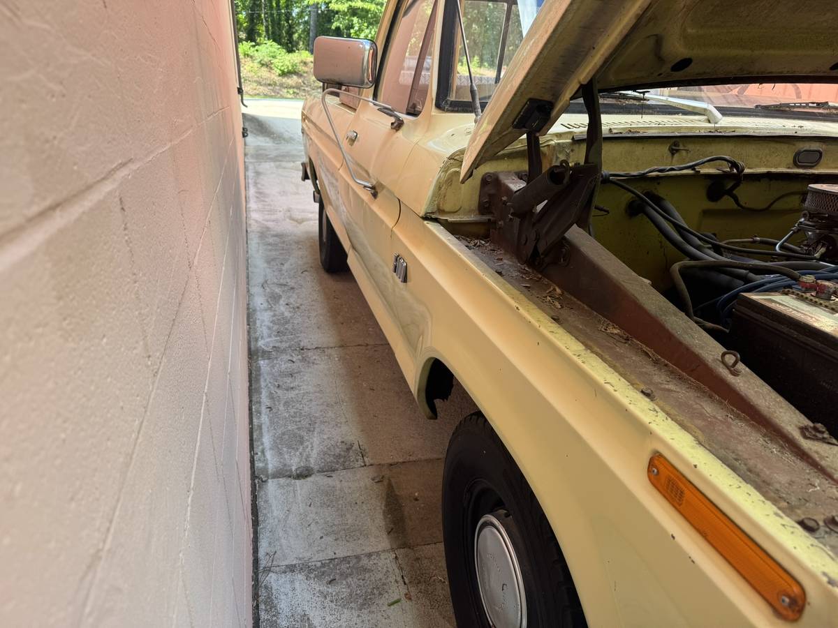 Ford-F-100-1973-yellow-1