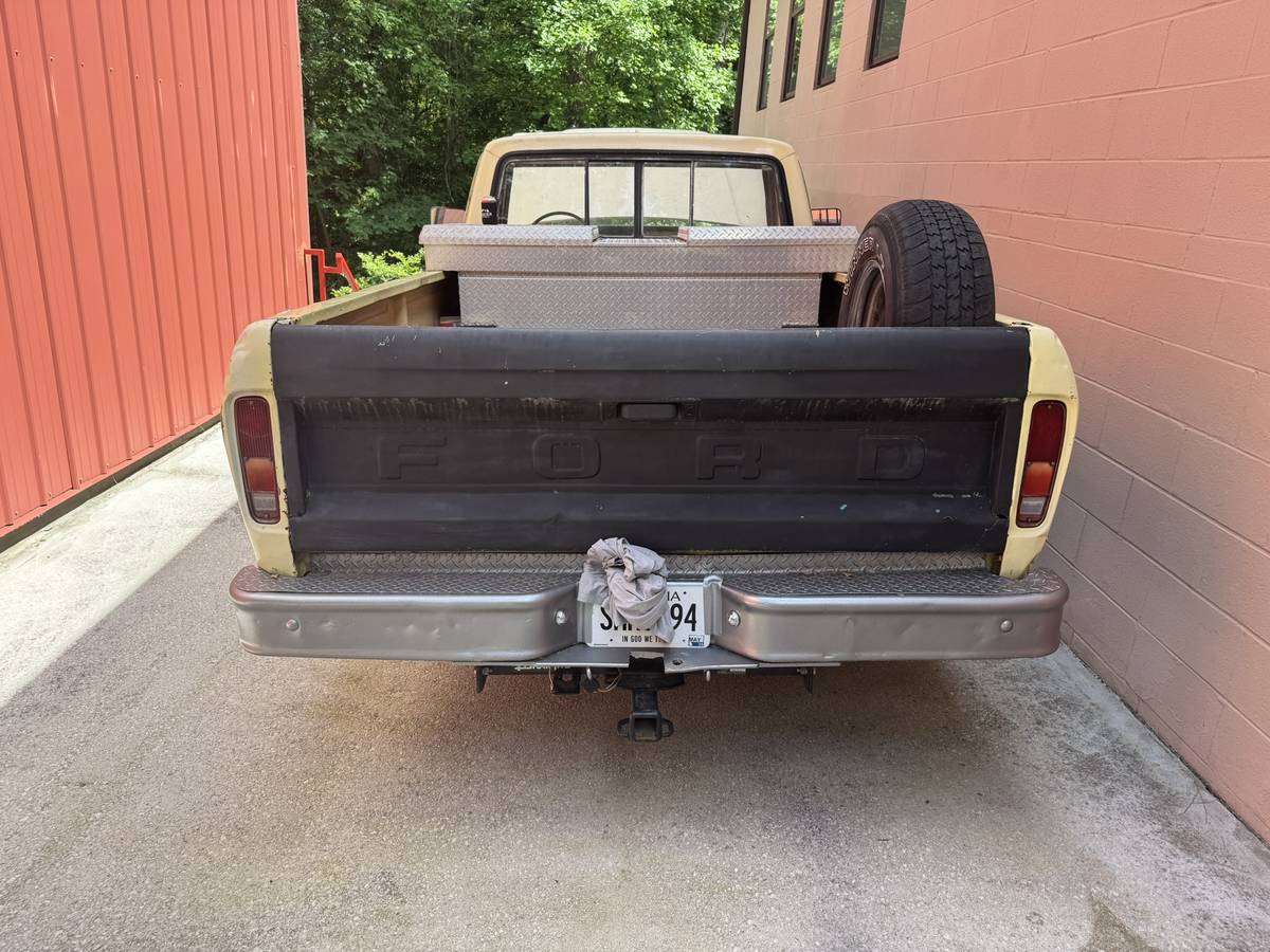 Ford-F-100-1973-yellow-7