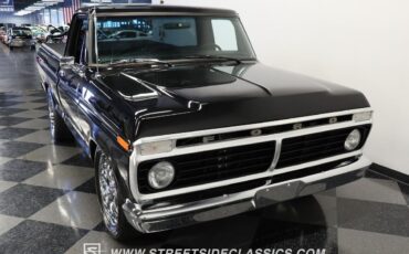 Ford-F-100-1975-Pickup-Truck-14