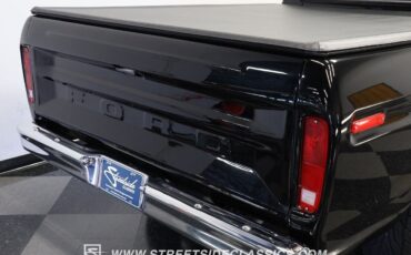 Ford-F-100-1975-Pickup-Truck-24