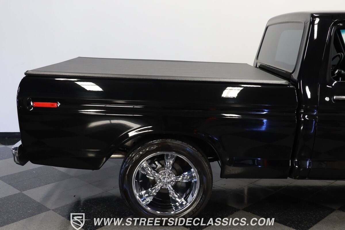 Ford-F-100-1975-Pickup-Truck-27