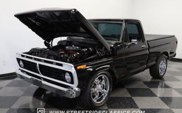Ford-F-100-1975-Pickup-Truck-29